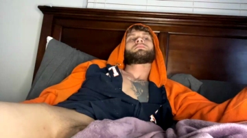 Roosterbelle  05-11-2021 video showfeet